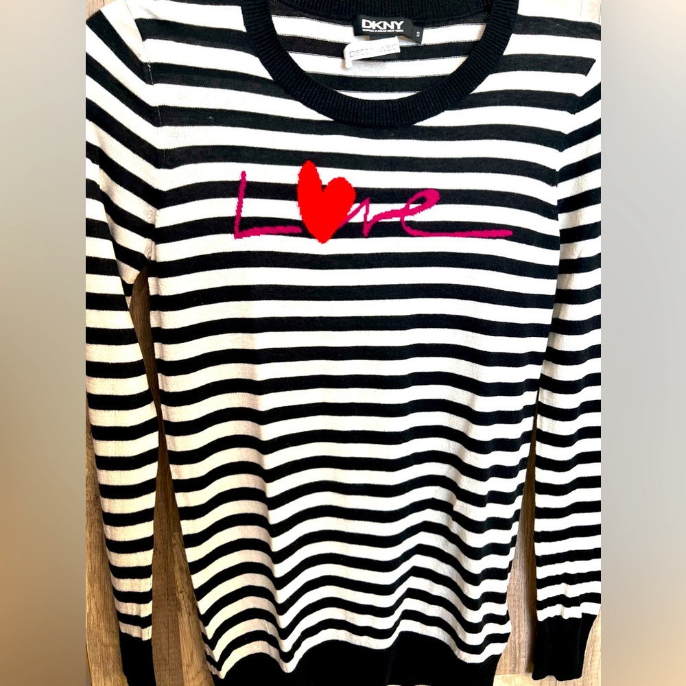 DKNY Heart/Love Sweater Sz S